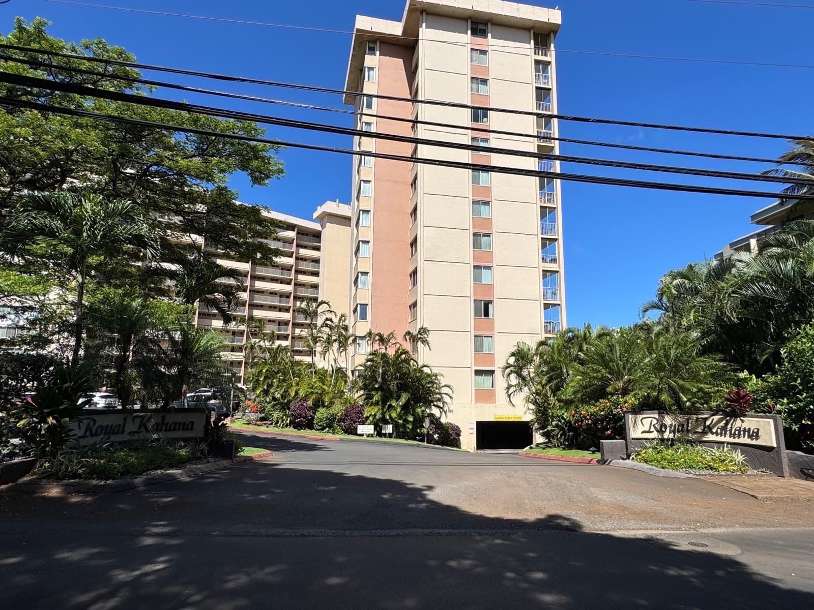 Kahana condominium area in West Maui